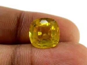 Yellow Sapphire - 4.48 Carat - GFE07043 - Image 3