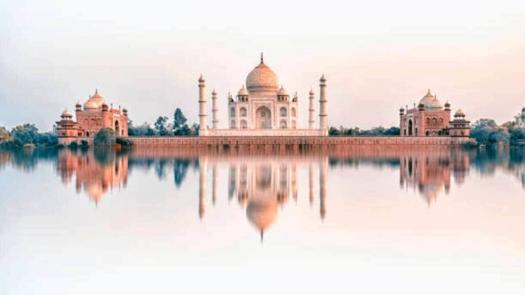 Mysterious wonder Taj mahal | अनोखा ताजमहल