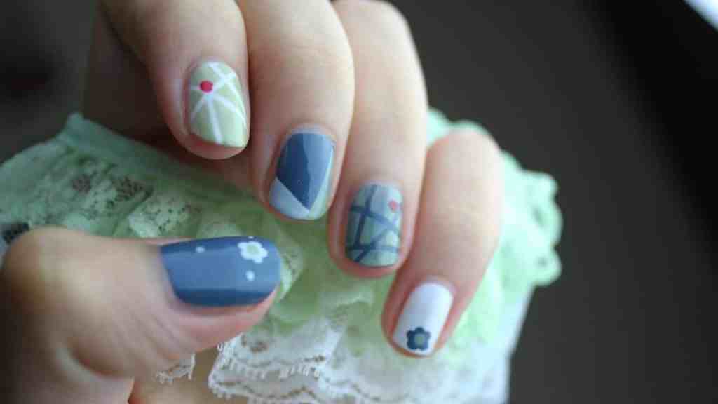 exploring-the-elements-of-abstract-nail-art