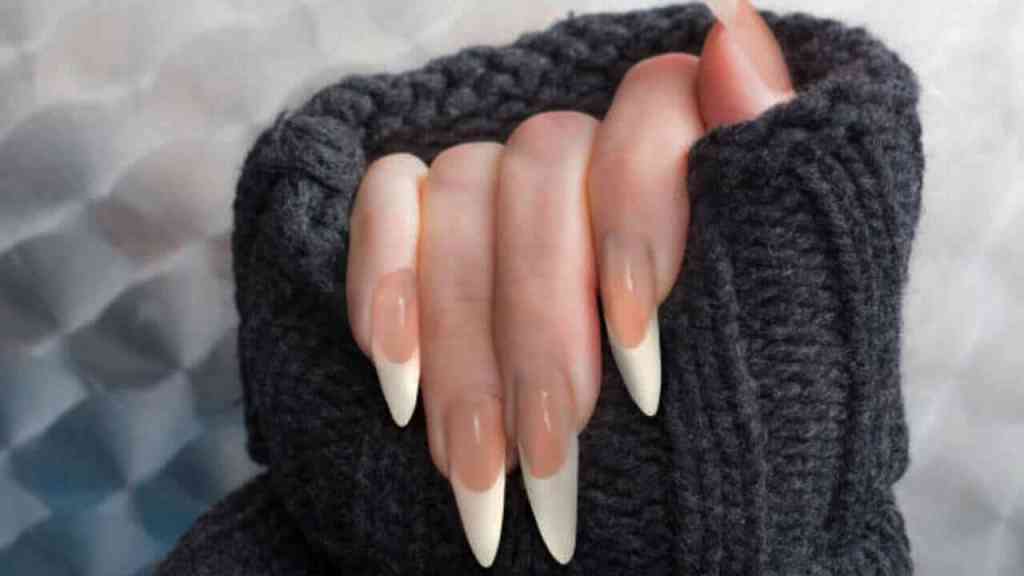 the-versatility-of-nude-nails