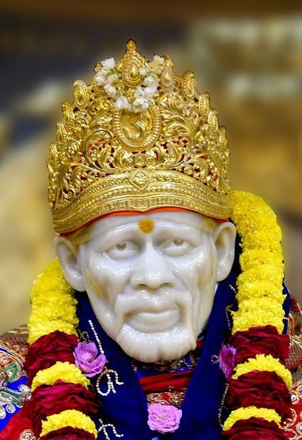 Sai Baba Golden Mukut Photo for Whatsapp Status DP for Today